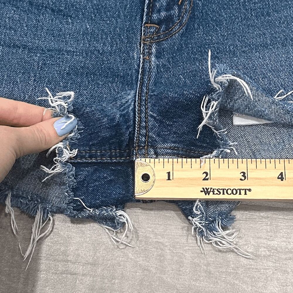 Abercrombie & Fitch The Mom Short High Rise Vent Hem in Medium Dark Blue Sz 28/6 - Picture 12 of 13